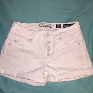 MissMe white mid-rise shorts
